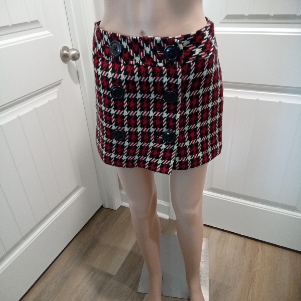 Express Design Studio Sz 2 Red, Black And White Houndstooth Mini  Penc…